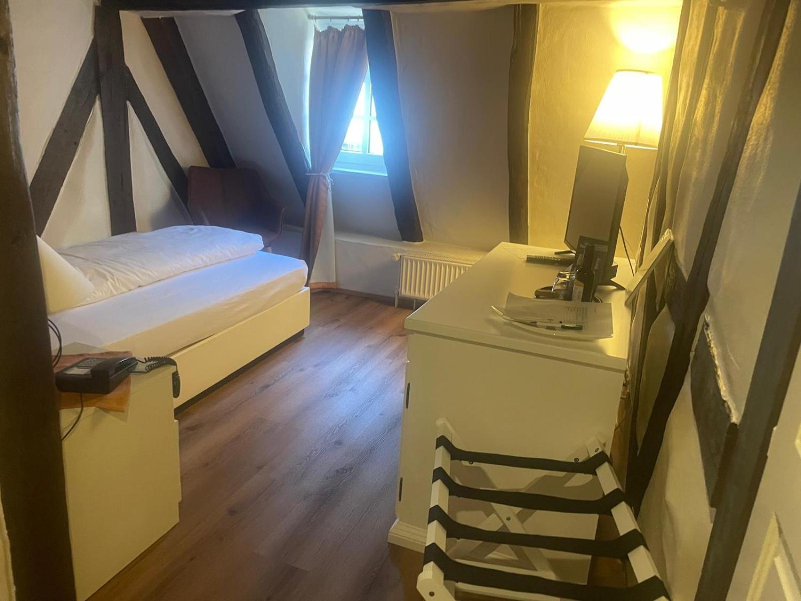 Hotel Restaurant Altes Badhaus Ебербах Екстер'єр фото